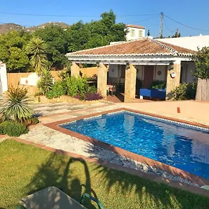 https://villa-las-mercedes.hotelsinnerja.org